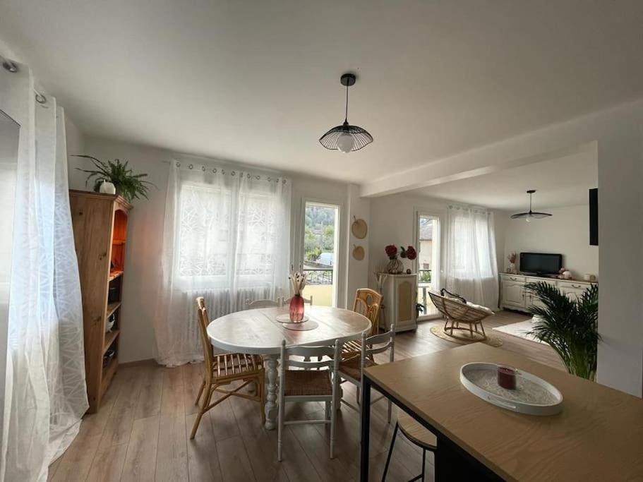 Superbe Appartement Avec Salle De Jeux Vaux-les-Saint-Claude Ngoại thất bức ảnh